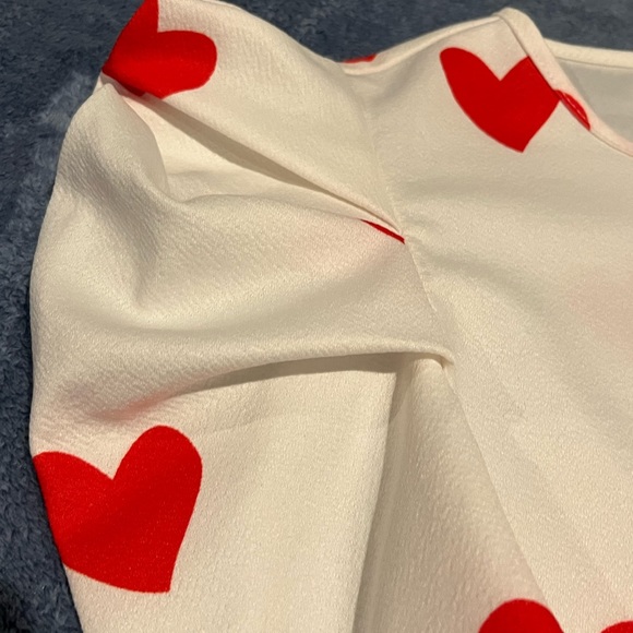 Beautiful blouse for Valentine’s Day ❤️ - Picture 3 of 3